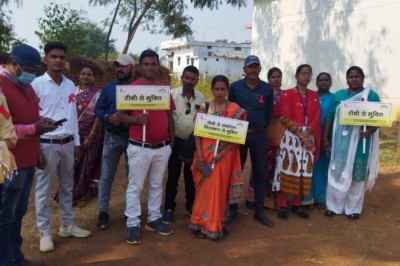 एड्स संक्रमित मरीजों में 70 से 80 प्रतिशत तक बढ़ जाता है टीबी रोग का खतरा एड्स दिवस पर विद्यार्थियों को दी एड्स की जानकारी