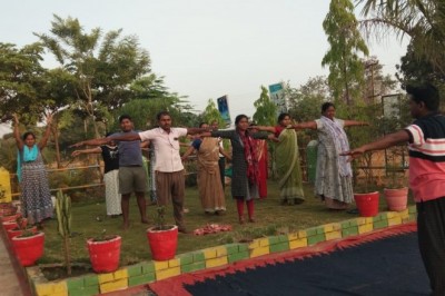 हेल्थ एण्ड वेलनेस सेंटर में गुड मार्निंग राजनांदगांव अंतर्गत योग, व्यायाम एवं खेल-कूद गतिविधियों का आयोजन
