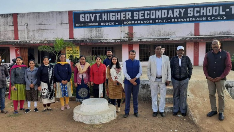 कलेक्टर ने शासकीय उच्चतर माध्यमिक शाला टप्पा का किया औचक निरीक्षण - पढ़ाई के स्तर को परखा