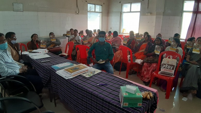 मितानिन ट्रेनर को प्रशिक्षण शिविर में बताई टीबी रोग की बारीकियां