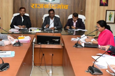 धान खरीदी के साथ ही धाान के उठाव पर भी नजर नाये रखे एसडीएम - कलेक्टर