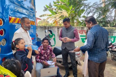 आयुक्त आईएएस पहुंचे मुख्यमंत्री स्वास्थ्य स्लम शिविर,मरीजों से हुए रूबरू