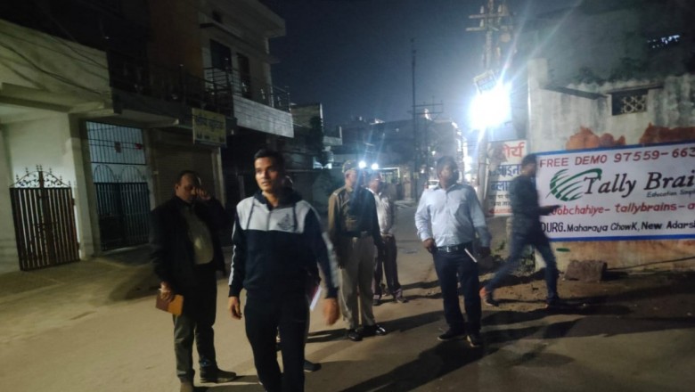 आयुक्त का रात्रिकालीन निरीक्षण, 05 वार्डो में स्ट्रीट लाइट एवं साफ सफाई का लिया जायजा