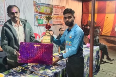 ग्राम मलपुरी कला की टीम ने जीता रात्रिकालीन क्रिकेट प्रतियोगिता का मुकाबला