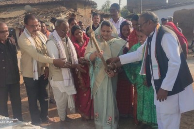 विधायक छन्नी साहू ने खुर्सीपार में किया विकास कार्यो का भूमिपूजन