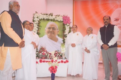 ब्रह्मवत्सो ने स्नेह प्रेम के अश्रुओं से राजयोगिनी कमला दीदी को श्रद्धांजलि अर्पित की