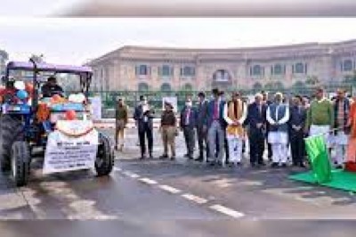 लखनऊ में किसान सम्मान दिवस के रूप में मनाई जा रही जयंती, योगी ने किसानों को दिए ट्रैक्टर