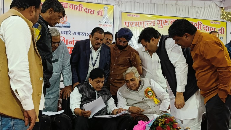 नगरीय प्रशासन मंत्री डॉ शिवकुमार डहरिया से  विधायक व महापौर ने विकास कार्यो के लिए राशि की मांग पत्र सौंपे: