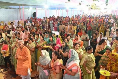 पूर्व मुख्यमंत्री डॉ रमन सिंह डोगरगांव पहुंचकर श्री मद भागवत महापुराण कथा श्रवण किया