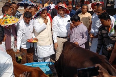 -नई गंजमंडी में बना नया आदर्श गौठान का हुआ उद्घाटन के बाद फलदार व छायेदार वृक्षारोपण किया गया:
