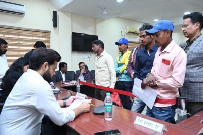 मॉ पुत्र को डोनेट करना चाहती है किडनी, पहुंची जनदर्शन