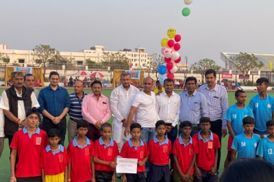 रुद्राक्षम वेल फेयर सोसायटी राजनांदगांव हॉकी लीग द्वारा आयोजित जूनियर हॉकी लीग प्रतियोगिता के उद्घाटन समारोह में मुख्य अतिथि के रूप में सम्मिलित हुये - निखिल द्विवेदी