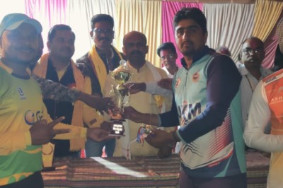 क्रिकेट का खेल देश में सबसे लोकप्रिय : रविन्द्र वैष्णव