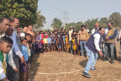 संकुल स्तरीय क्रीड़ा प्रतियोगिता में चंदू साहू ने की शिरकत