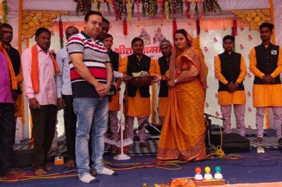 विभिन्न ग्रामों के रामायण प्रतियोगिता में शामिल हुई विधायक छन्नी साहू