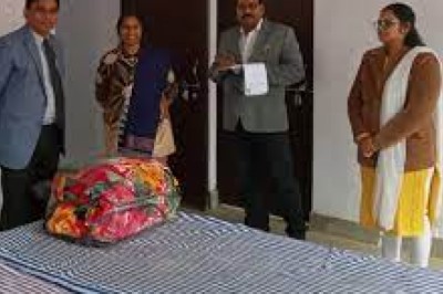 उत्तर प्रदेश : महिला कर्मियों ने बताया एक वर्ष से नहीं मिल रहा वेतन मानदेय