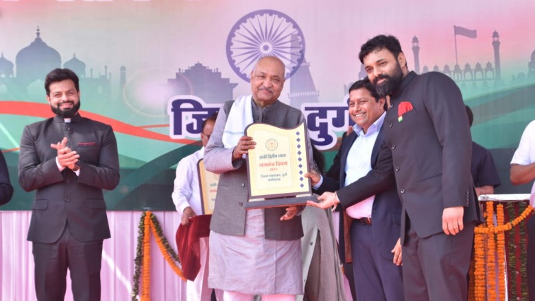 गणतंत्र दिवस समारोह के अवसर पर, निकायों में संचालित शासकीय योजनाओं की झांकी ने प्राप्त किया