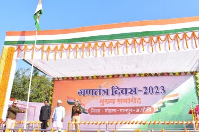 कलेक्टर एस जयवर्धन ने कलेक्टोरेट में किया ध्वजारोहण :