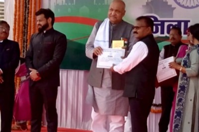 दुर्ग : देवी सिंह ध्रुव वरिष्ठ यांत्रिक लेखा परिक्षण अधिकारी हुए प्रशस्तिपत्र पत्र से सम्मानित