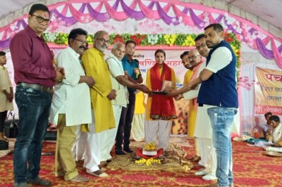 नव दिवसीय पंच कुंडीय  शत चणिडय महायज्ञ एवं दिव्य  राम कथा महोत्सव सम्पन्न: