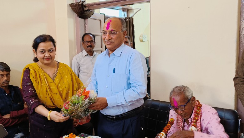 निगम प्रशासन ने सहायक अभियंता रूपेंद्र कुमार जैन को दी स-सम्मान विदाई: