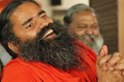 अडानी के बाद अब ‘बाबा’ ने डुबोए निवेशकों के पैसे :
