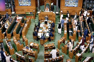 लोकसभा और राज्यसभा की कार्यवाही दोपहर 2 बजे तक के लिए स्थगित :