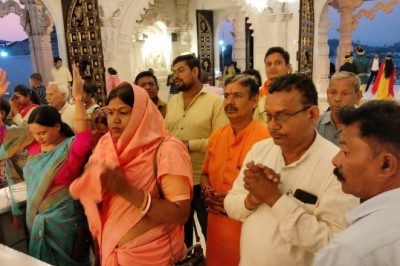 मां बम्लेश्वरी मंदिर मे जिला साहू संघ ने किया पूजा अर्चना :