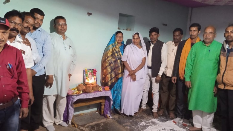 जिला अध्यक्ष साहू संघ भागवत साहू तहसील साहू संघ अध्यक्ष अंजू दिनेश साहू ने दी श्रद्धांजलि :