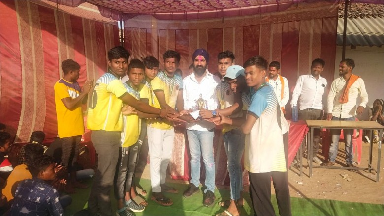 दो दिवसीय कबड्डी प्रतियोगिता के समापन मे बढ़गांव पहुँचे जगजीत सिंह भाटिया