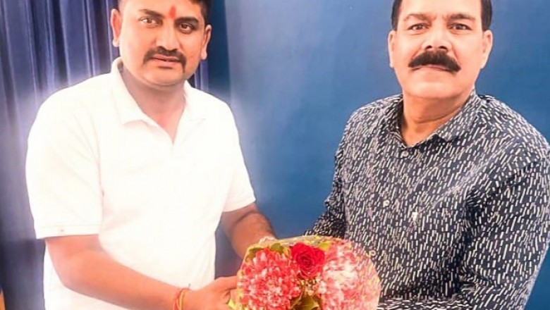 जेल अधीक्षक एस एस तिग्गा के डीआईजी बनने पर युवा कांग्रेस नेता कुनाल तिवारी ने दी शुभकामनाये