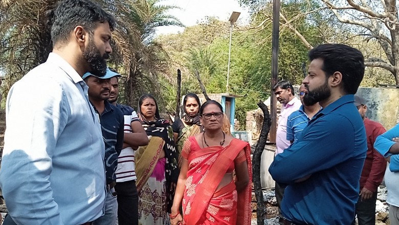 सेक्टर 9 हास्पिटल सेक्टर में आगजनी से प्रभावित परिवारों से मिले कलेक्टर, प्रशासन हर संभव मदद करेगा :
