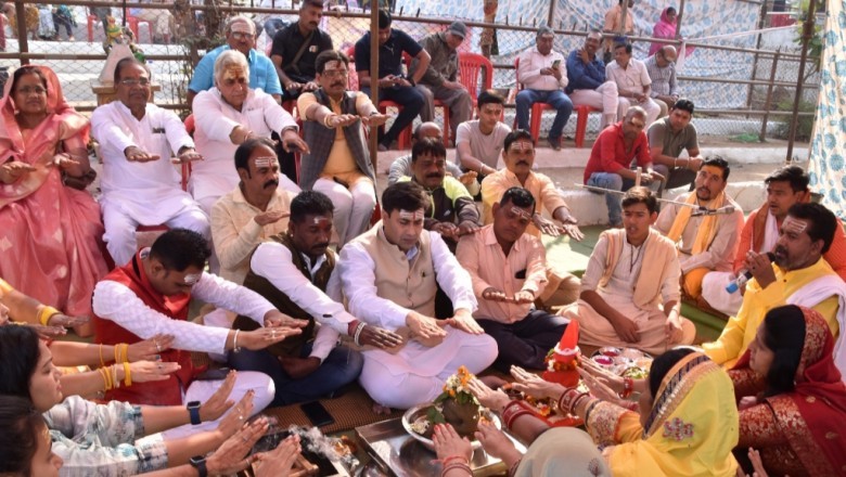 भगवान शिव का रूद्राभिषेक कर विधायक एवं महापौर ने की सुख समृद्धि की कामना :