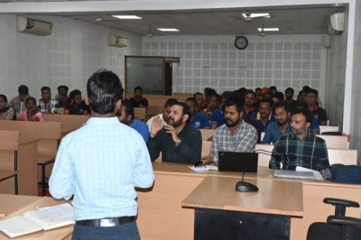 टैक्स वसूली में बढ़ोतरी करने भिलाई निगम के सभागार हुई में बैठक :