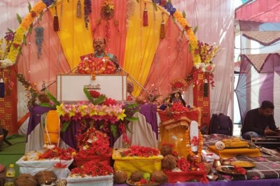 भागवत कथा हमारे जीवन की हर व्यथा दूर करती है : भगवताचार्य पंडित होमेंद्र प्रसाद दुबे :