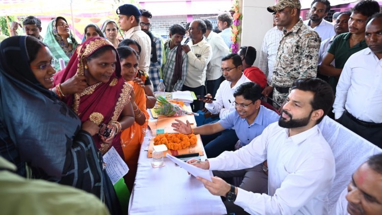 प्रशासन तुंहर द्वार के हर आवेदन के निराकरण पर हो रहा कार्य, हर आवेदनों के निराकरण को स्वयं देख रहे कलेक्टर :