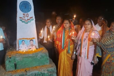 सभा में शहीदों को किया नमन, अर्पित की श्रद्धांजलि