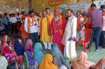 हिन्दु स्वाभिमान जागरण पद यात्रा में नगर छुरिया में साधु-सन्तो का भव्य स्वागत किया गया