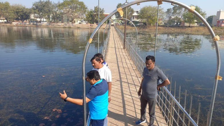 निगम आयुक्त लोकेश चन्द्राकर ने मॉर्निंग विजिट में शक्ति नगर तालाब का किया निरीक्षण, तालाब में सफाई व्यवस्था भी देखी :