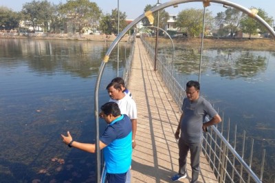 निगम आयुक्त लोकेश चन्द्राकर ने मॉर्निंग विजिट में शक्ति नगर तालाब का किया निरीक्षण, तालाब में सफाई व्यवस्था भी देखी :