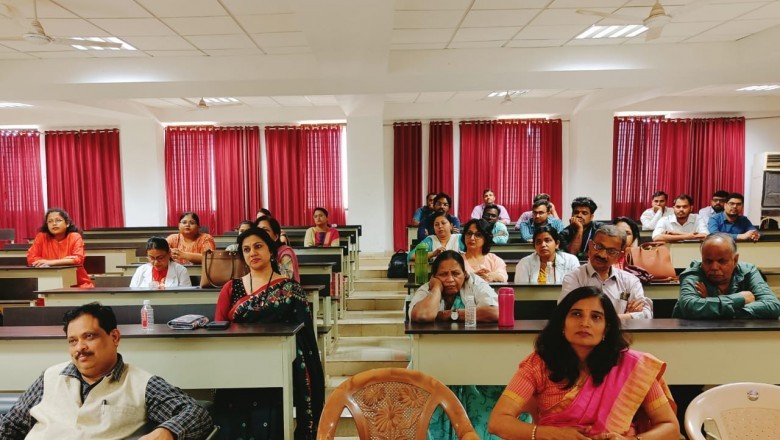 22 फरवरी को सीसीएम मेडिकल कॉलेज में मेडिकल टीचर्स एसोसिएशन कार्यक्रम हुआ संपन्न :