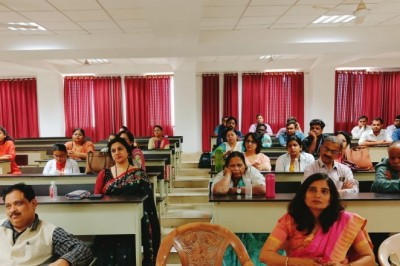 22 फरवरी को सीसीएम मेडिकल कॉलेज में मेडिकल टीचर्स एसोसिएशन कार्यक्रम हुआ संपन्न :