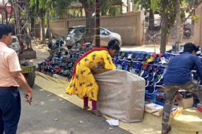 कब्जाधारी को समझाइस का असर नही,निगम अतिक्रमण तोड़ू दस्ता ने जेल तिराहा सुआ चौक से हटाया अतिक्रमण: