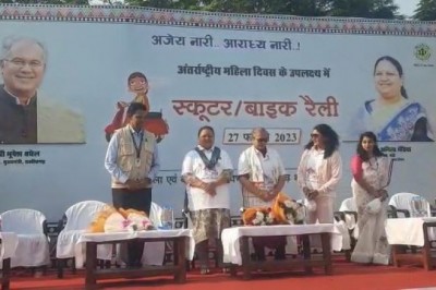 मंत्री अनिला भेड़िया ने स्कूटर रैली से की शुरुआत :
