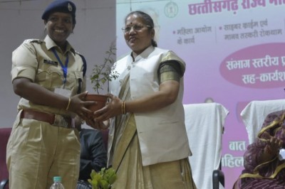महिला आयोग संभाग स्तरीय कार्यशाला सम्पन्न मास्टर ट्रेनर महिलाओं को करेंगे जागरूक :
