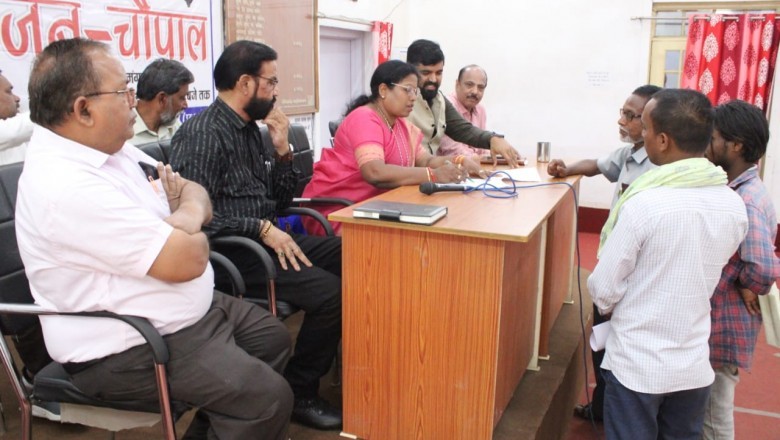 नगर निगम सभागृह में जन चौपाल, महापौर एवं आयुक्त ने सुनी समस्या   22 आवेदन प्राप्त, 5 का हुआ निराकरण