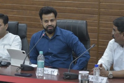 खेलकूद मैदान एवं अन्य अधोसंरचनाओं के निगम को भूमि उपलब्ध कराएंगे कलेक्टर’ :