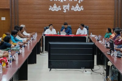 महापौर धीरज बाकलीवाल के नेतृत्व में पार्षदों ने शहर के विकास व शांति व्यवस्था हेतु कलेक्टर व पुलिस अधीक्षक से की चर्चा: