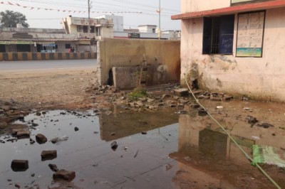पुलगांव के शासकीय प्राथमिक शाला की हालत दयनीय
