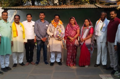पूर्व विधायक भोला राम साहू का जन्म दिन सादगी पूर्ण मनाया गया